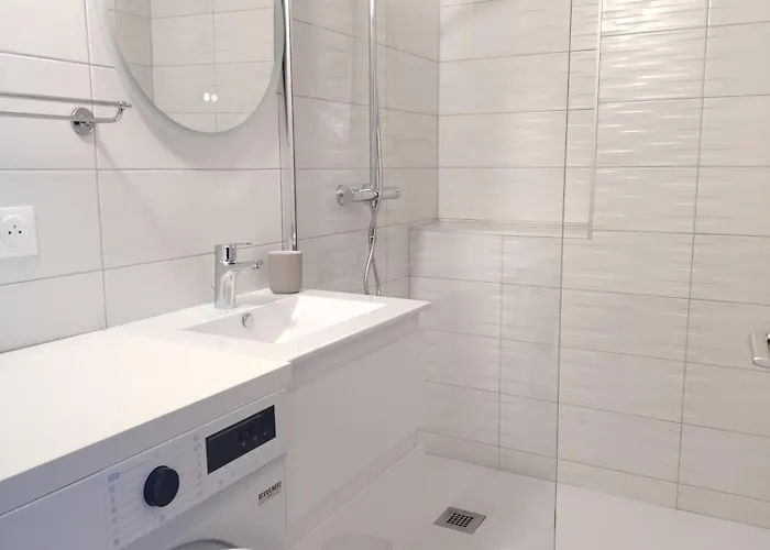 公寓 Les Hauts De Balaruc- Ideal Curistes 102 巴拉吕克莱班