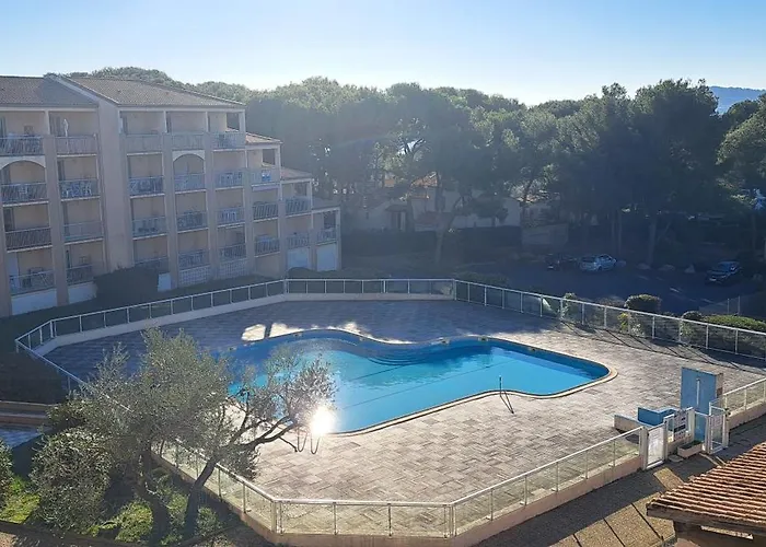 公寓 Les Hauts De Balaruc- Ideal Curistes 102 巴拉吕克莱班