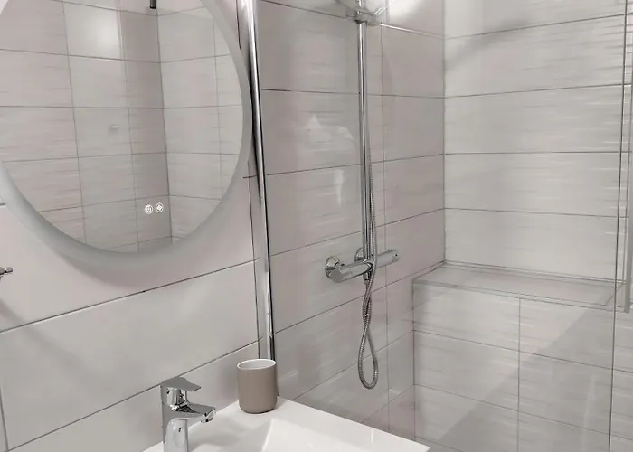 Les Hauts De Balaruc- Ideal Curistes 102 بالاروك ليه بان